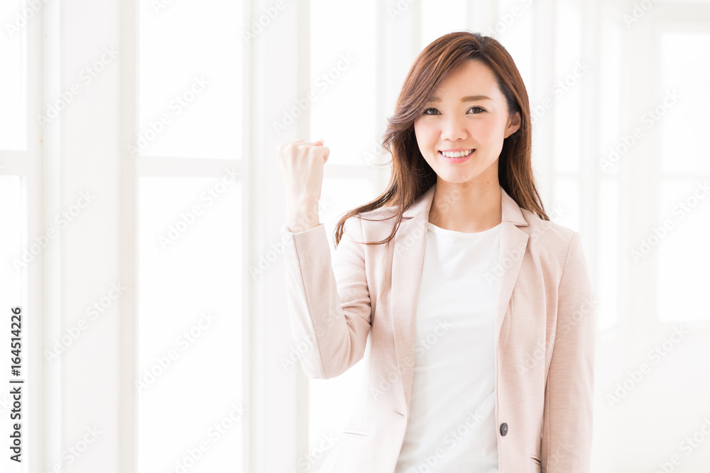 笑顔の女性 ビジネス 笑顔の女性 ビジネス
