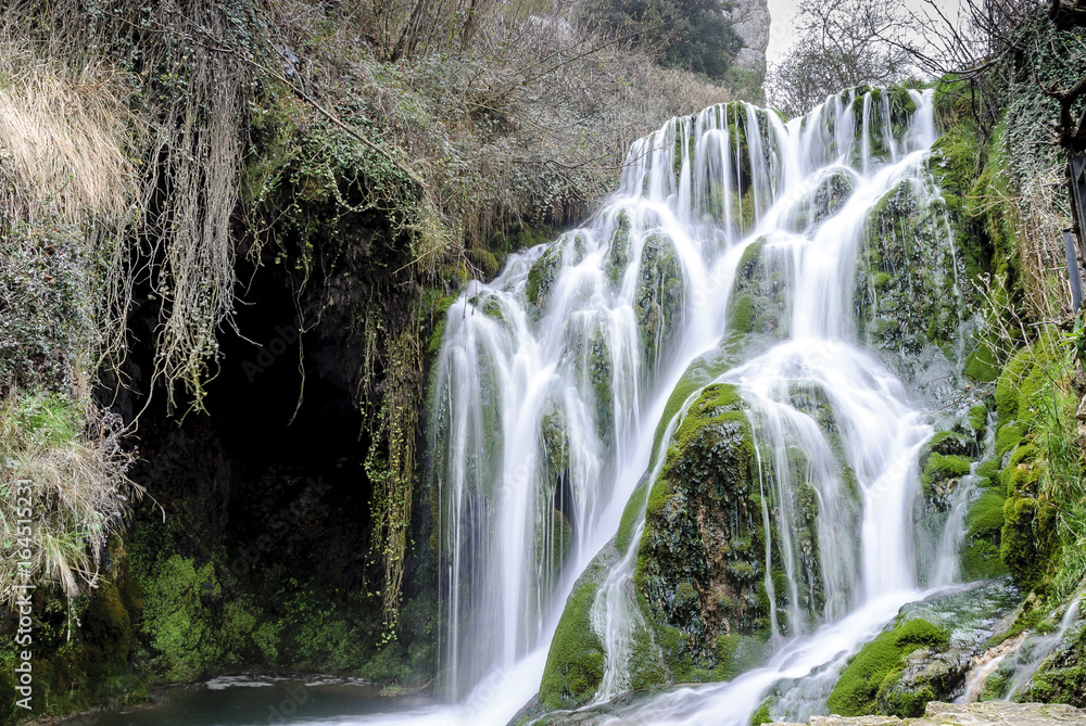 Obraz premium mysterious cascade in the Tobera town in Burgos, castilla and Leon, Spain.