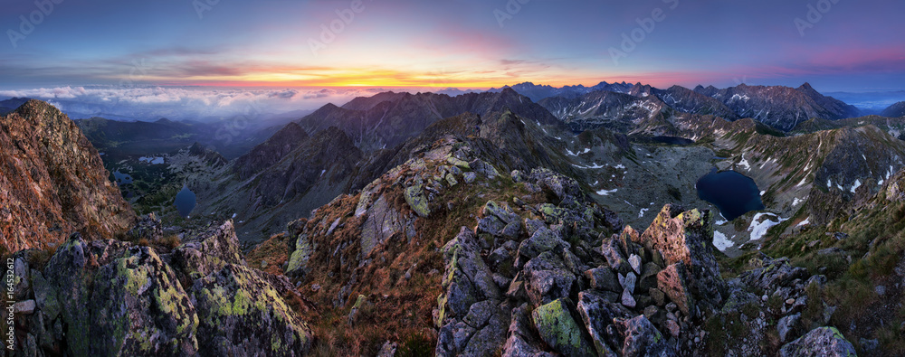 Obraz premium Panorama of mountain landscape in Tatras at sunrise