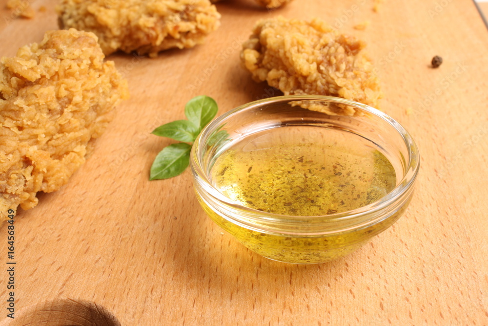 Sunflower olive oil, herbs, chicken wings, deep-fried Sunflower olive oil, herbs, chicken wings, deep-fried