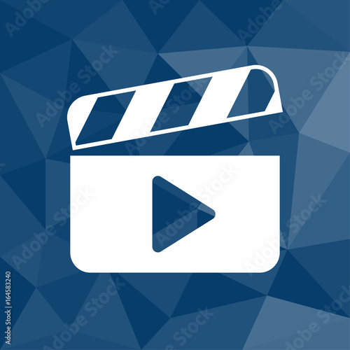Filmklappe - Filmproduktion - Icon mit geometrischem Hintergrund blau