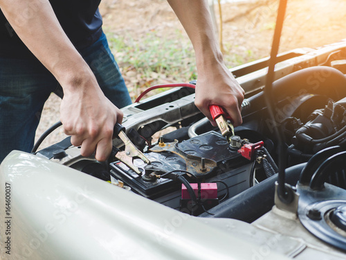 Charging car battery with electricity trough jumper cables