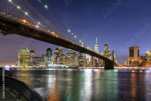 Fototapeta Naklejka Na Ścianę i Meble -  Il ponte di Brooklyn su Manhattan 