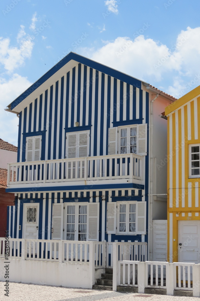 Portugal - Costa Nova do Prado - Maison typique aux rayures bleues