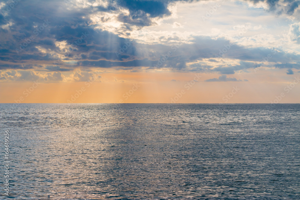 Fototapeta premium Sunset over the sea