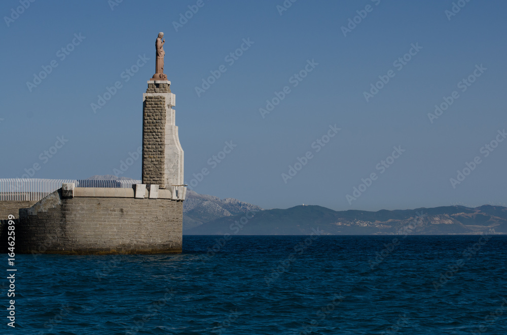 Statue am Hafen von Tarifa