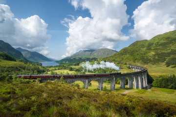 Keuken achterwand Glenfinnanviaduct Hogwarts Express op Glenfinnan viaduct  © Roelof