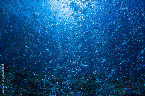 Rising Bubbles in Deep Underwater © SHIN