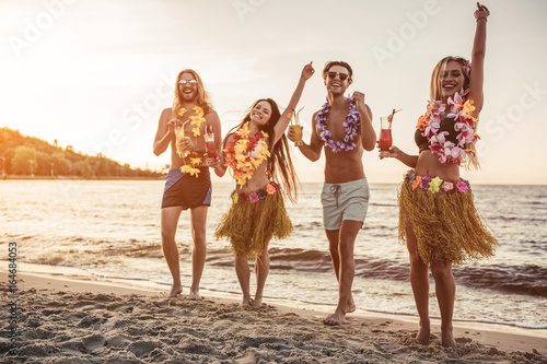 Photography Group of friends on beach