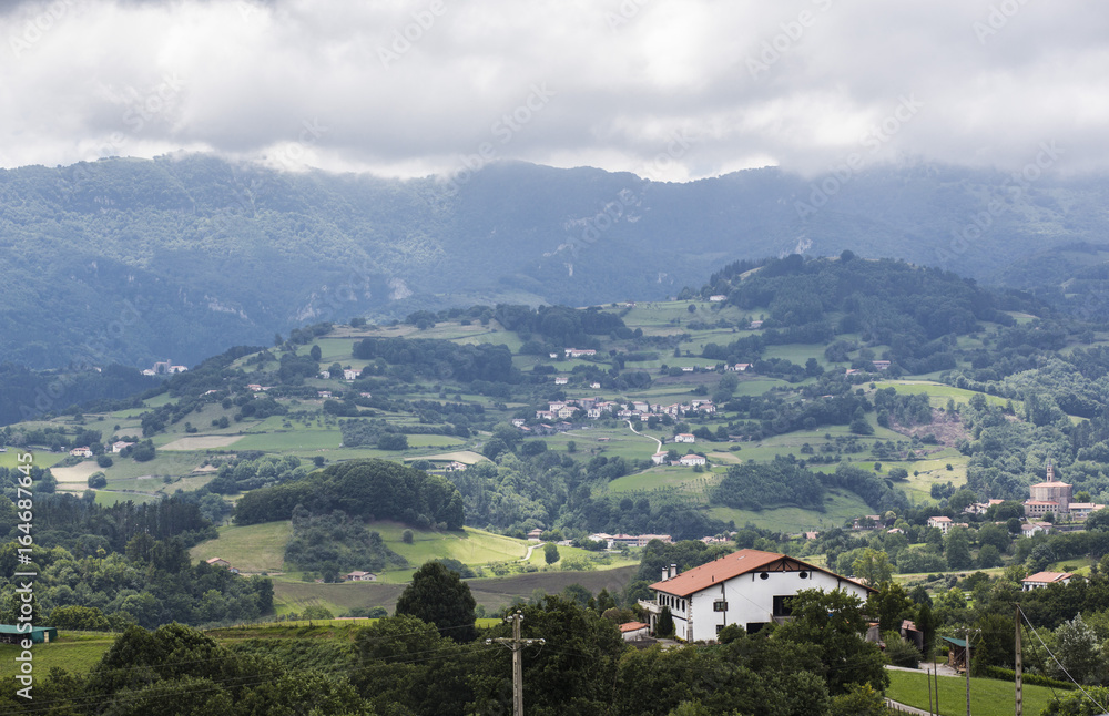 Vistas desde la montaña en el País Vasco
