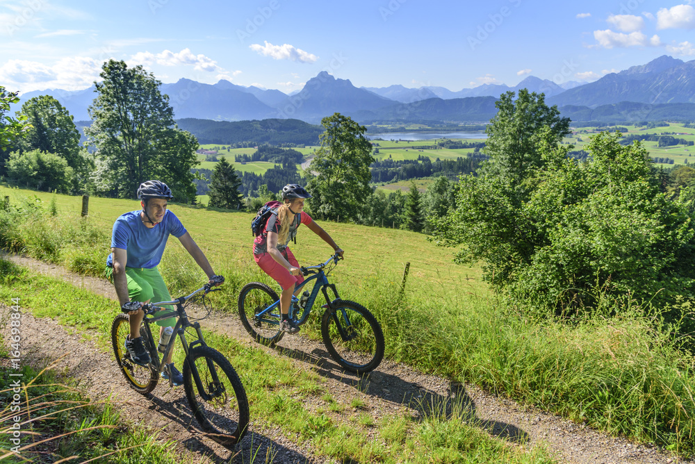 Obraz premium Ausflug mit dem Mountainbike
