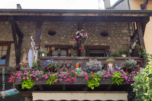 Tableau sur toile Flowers on the terrace