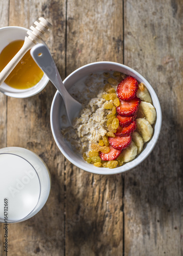 Oatmeal porridge with strawberry and banana 