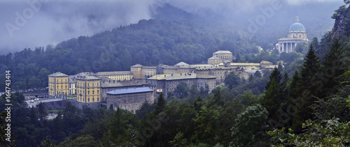 Fotografie SANTUARIO DI OROPA CHIESA DELLA MADONNA NERA IN PROVINCIA DI BIELLA PIEMONTE ITA