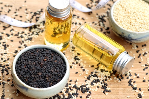 Sesame oil with seeds
