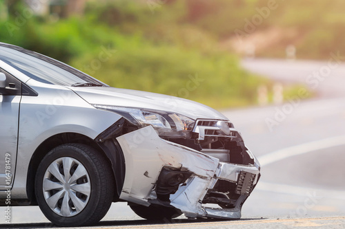 Canvas-taulu Silver car get damaged by crash accident on the road