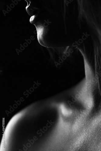 портрет сексуальной девушки в подъезде © Evgeny Leontiev
