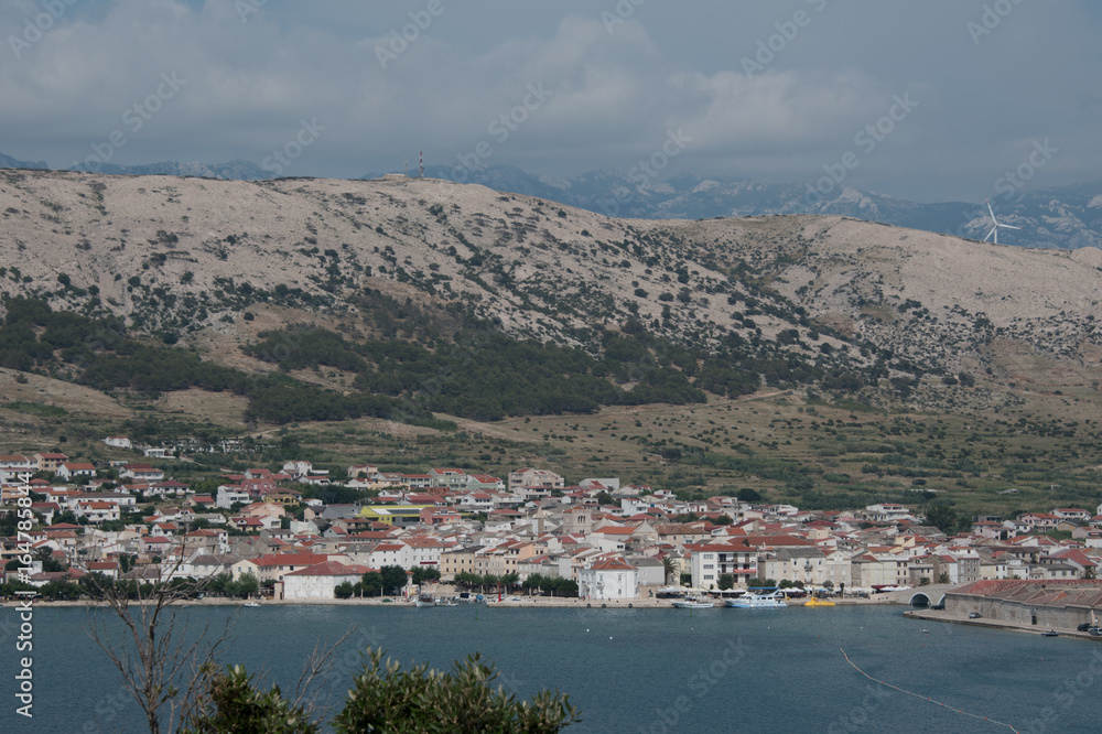 La ville de Pag sur l'île de Pag en Croatie