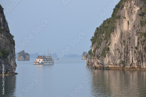Ha Long Bay © Jonathan
