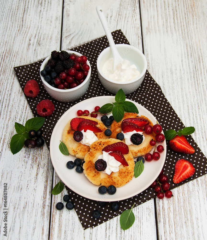 cottage cheese pancake with berries