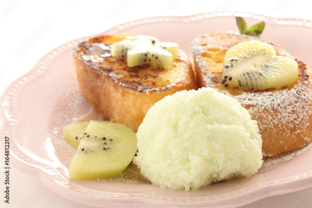 Kiwi fruit on french toast Kiwi fruit on french toast