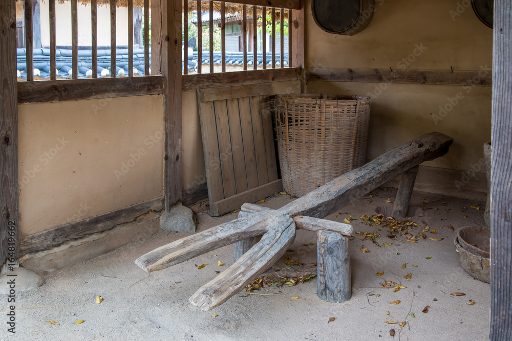 A treadmill, a traditional Korean farming tool, long ago.