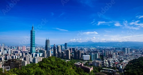 taipei 101 in Xiangshan taiwan daylight timelapse -2