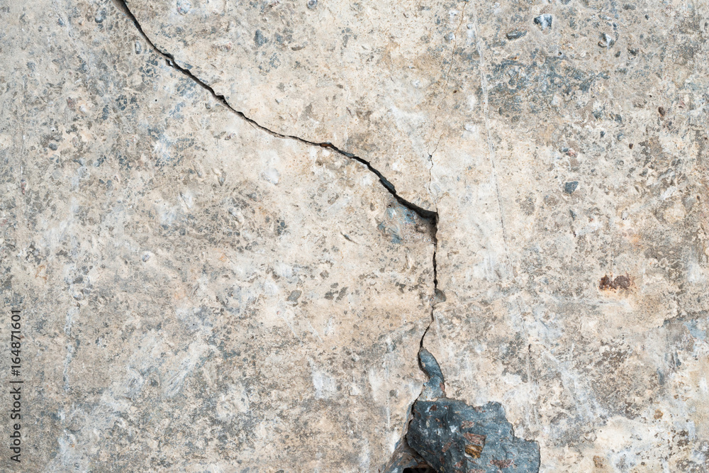 Obraz premium Cracked concrete surface