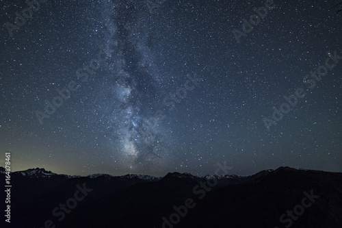 milky way over a big mountain range