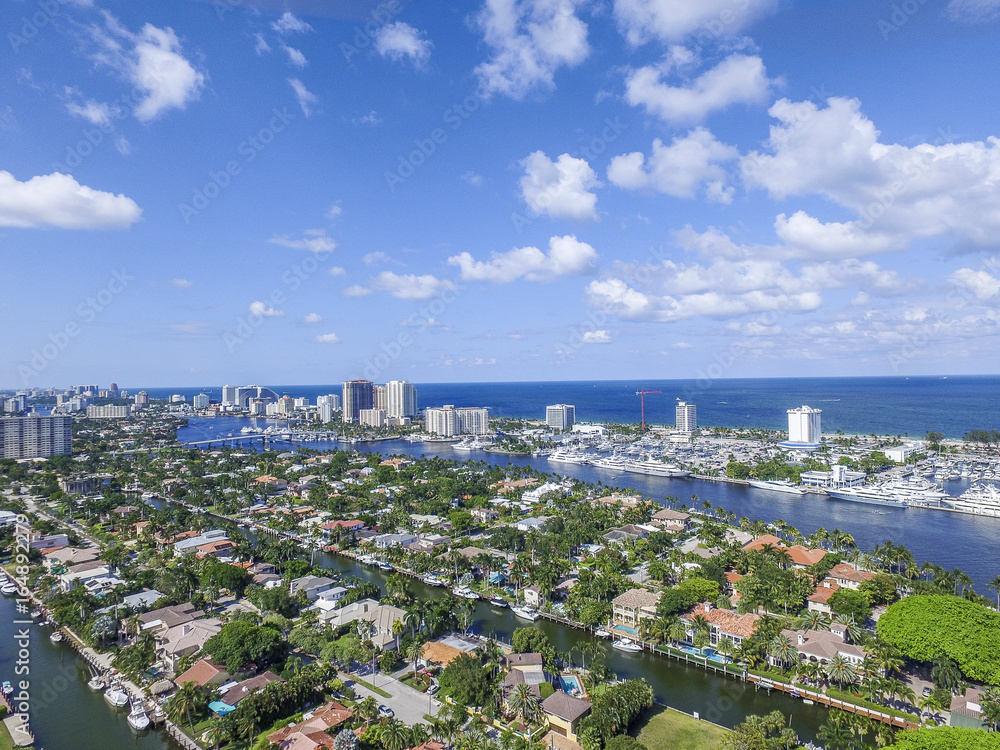 Fototapeta premium Aerial view of Fort Lauderdale, Florida