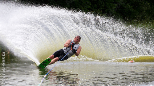 Canvas-taulu slalom waterskier