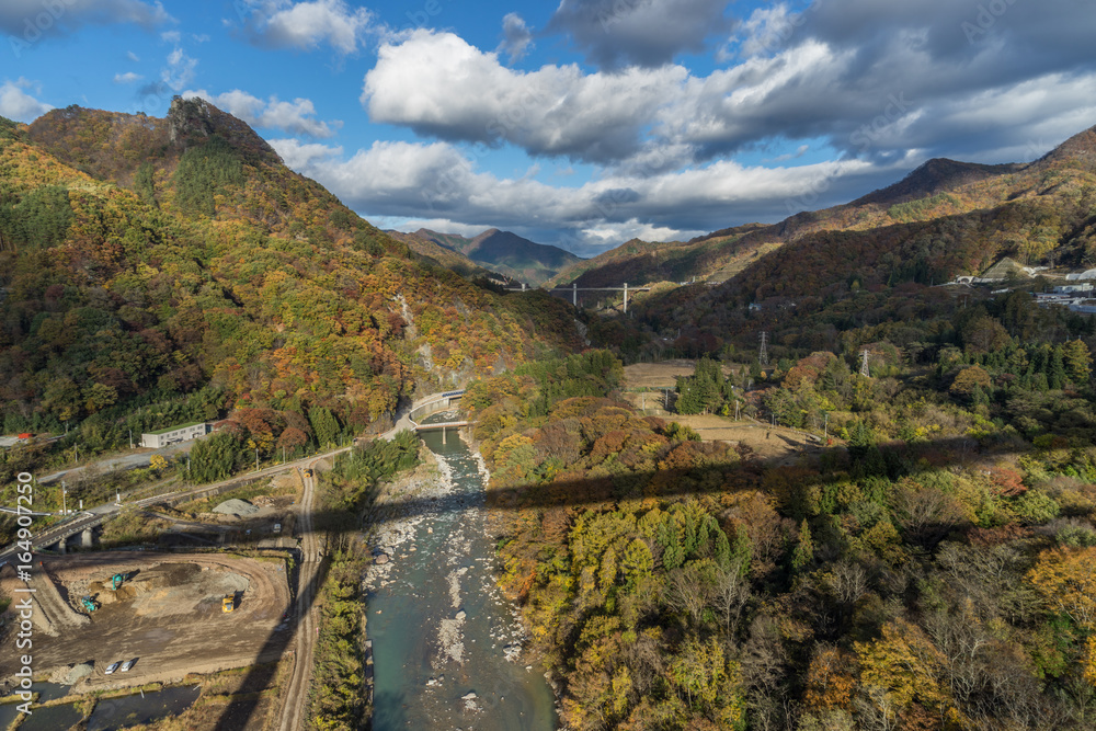 Naklejka premium 秋の八ッ場ダム予定地の風景