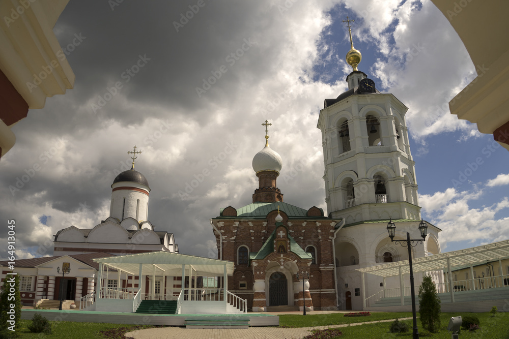 Нико́ло-Пешно́шский монасты́рь — православный мужской монастырь