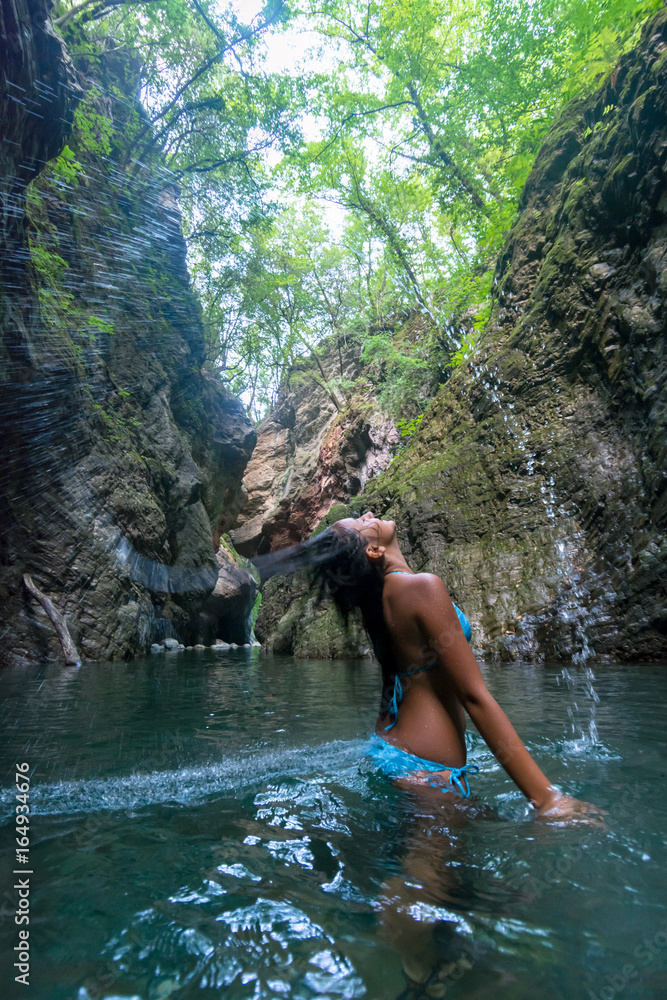 Fototapeta premium girl splashing water