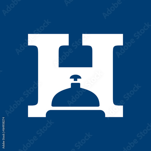 Icono plano H con timbre hotel blanco en fondo azul