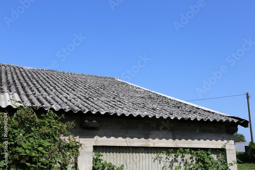 Asbestdach (Asbestos roof)
