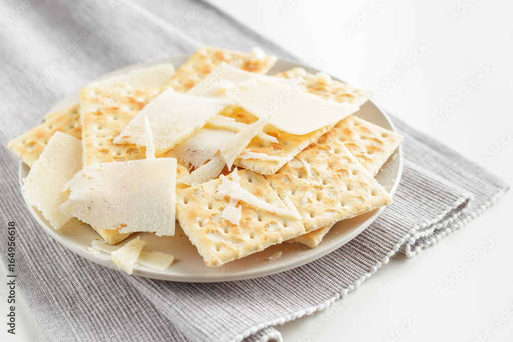 Snack plate of cheese and crackers