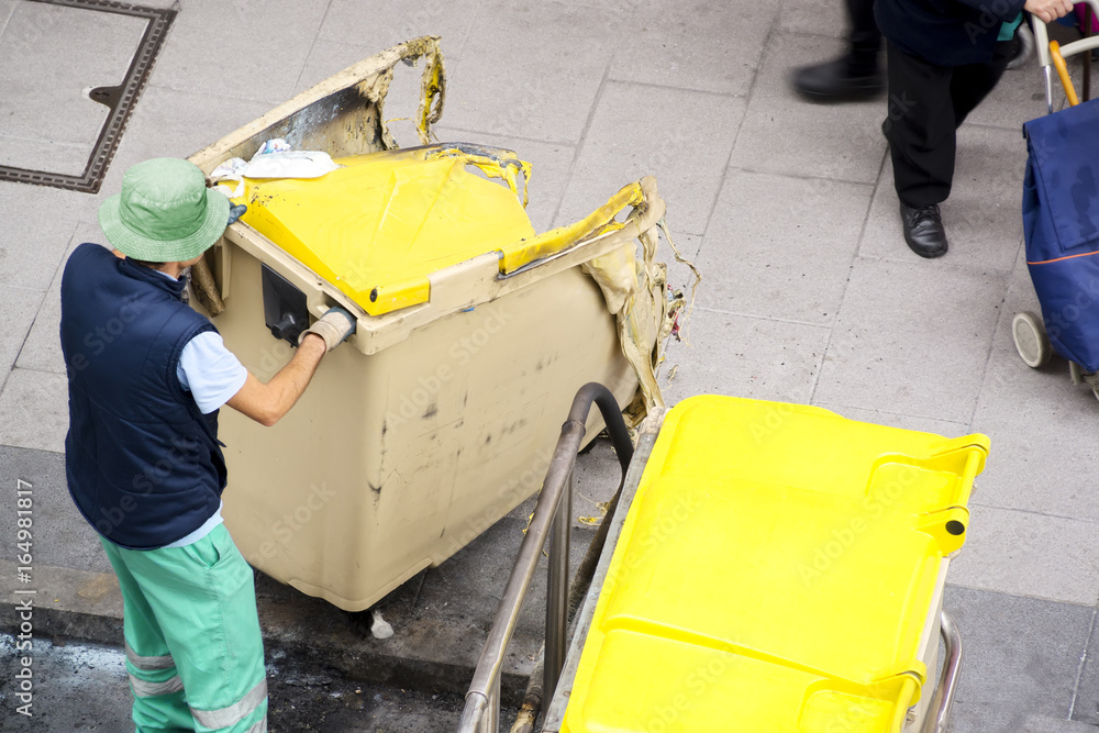 garbage bin container maintenance by the burning garbage bin container maintenance by the burning
