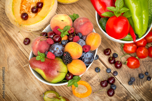 Fototapeta Naklejka Na Ścianę i Meble -  Healthy eating, healthy diet, eating fresh organic fruits and vegetables