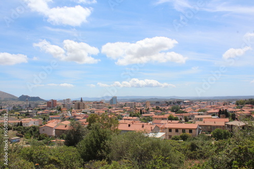 Panoramica Carbonia tra cielo e città
