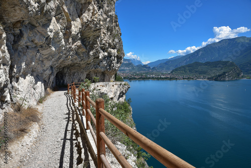 Wanderweg oberhalb des Gardasee, Riva del Garda.