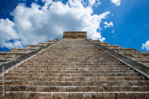 Kukulkan Pyramid in Chichen Itza Site, Mexico © Pakhnyushchyy