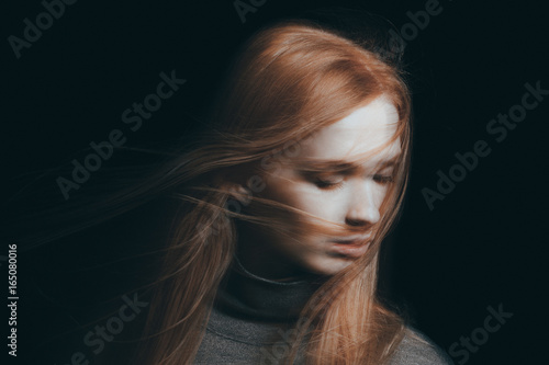 Canvas-taulu Hair falling on girl's face
