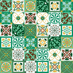 Fotobehang Marokkaanse tegels patronen Portugese azulejo tegels in geel en groen  © Biscotto Design