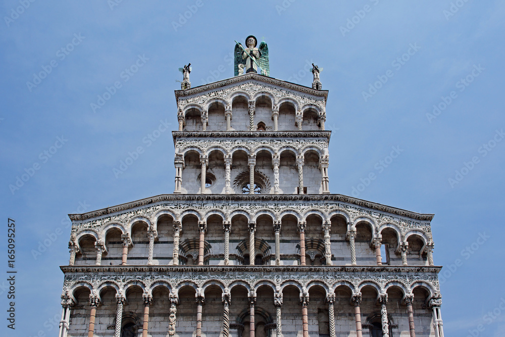 Fassade der Kirche San Michele in Foro in Lucca