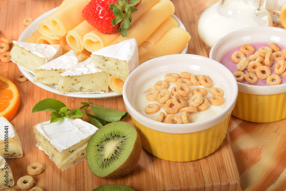 Breakfast with cereals with honey and strawberries Breakfast with cereals with honey and strawberries