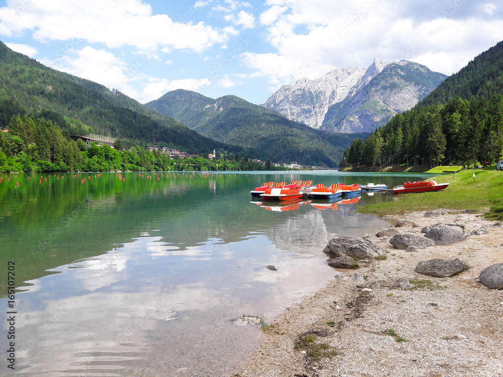 Lago di Santa Caterina in Südtirol - obrazy, fototapety, plakaty 
