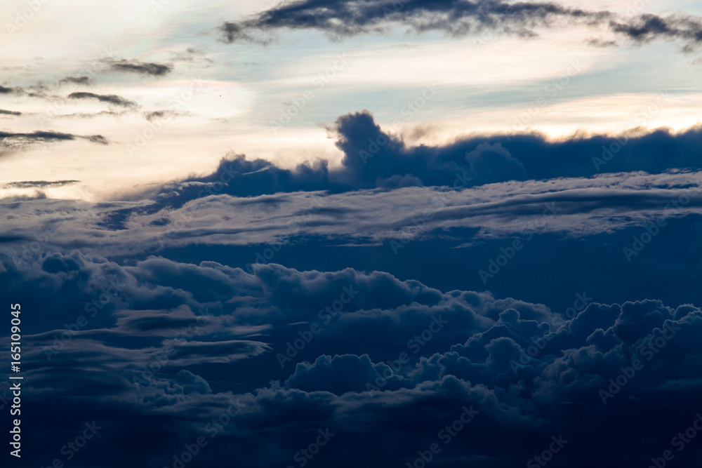 Obraz premium colorful dramatic sky with cloud at sunset