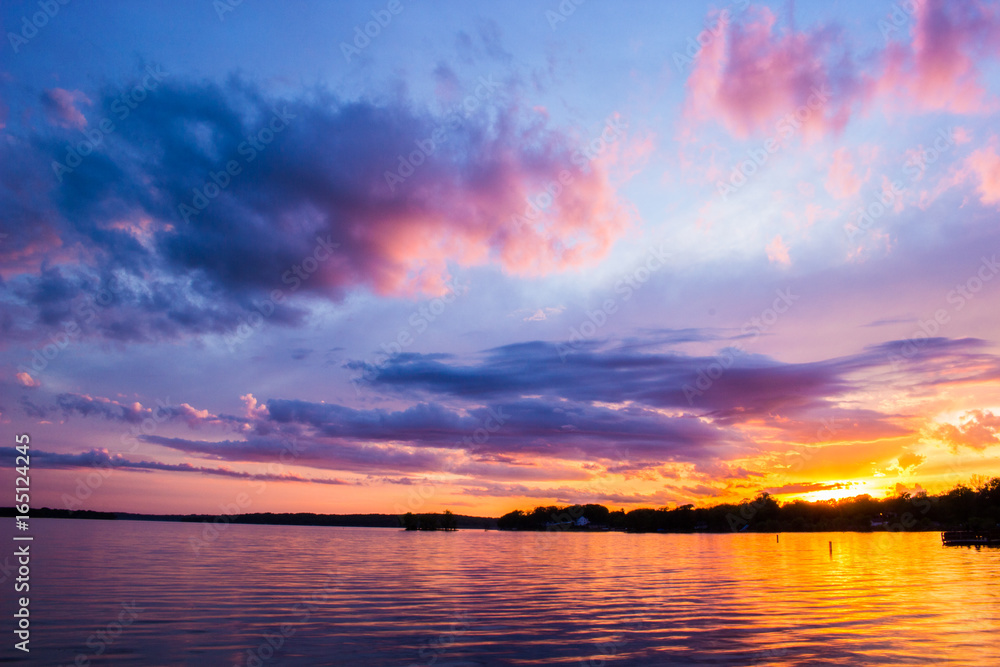 Obraz premium Pewaukee Lake Sunset After Summer Storm
