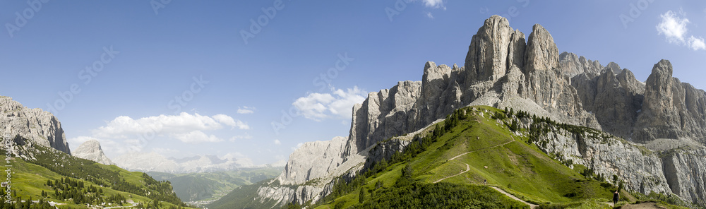 Veduta dal Passo gardena